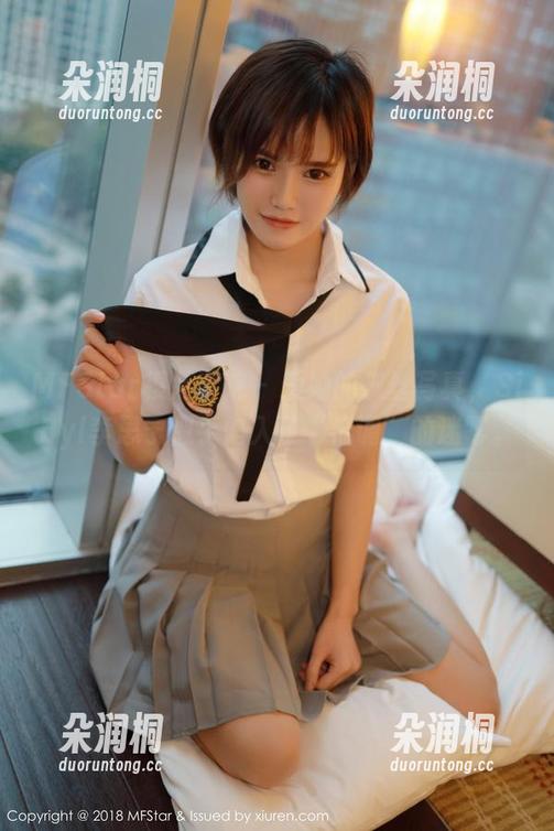 MFStar模范学院 - 爱她的灰丝写真，SiByl李思宁似乎陷入了“低调”的迷雾。