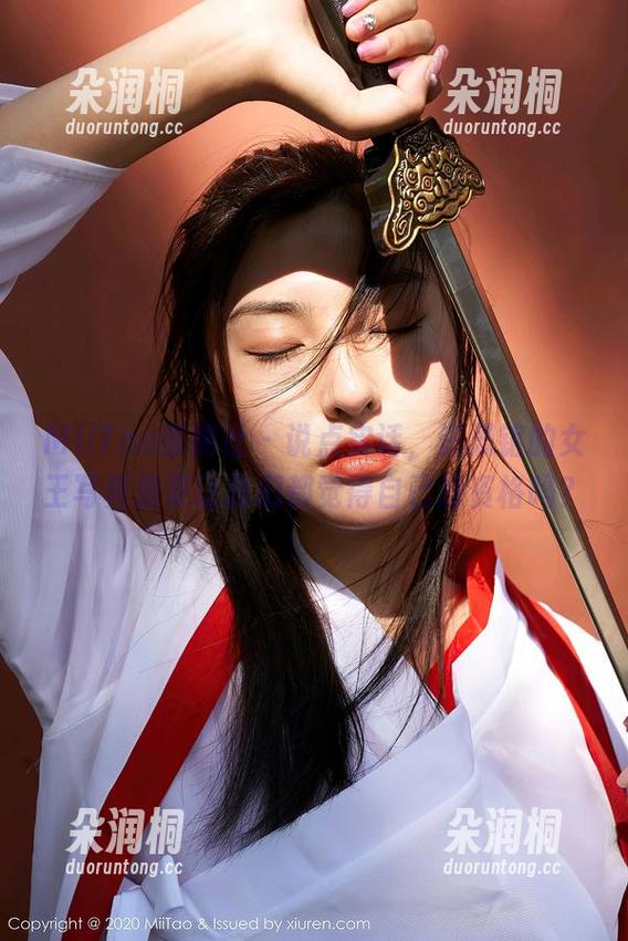 MiiTao蜜桃社 - 说点实话，许思铭的女王写真是要让我们都觉得自己没资格吗？