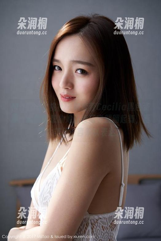 MiiTao蜜桃社 - 陆萱萱Cecilia黑色资源：我顿时想象她在夜店中翩翩起舞，画面太美用语言难以表达。