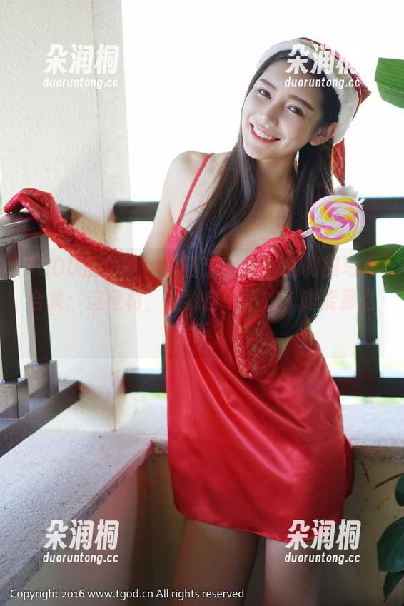 TGOD推女神 - 李玉洁Daisy的制服写真合集：这身材，让我自愧不如，咋能那么完美？
