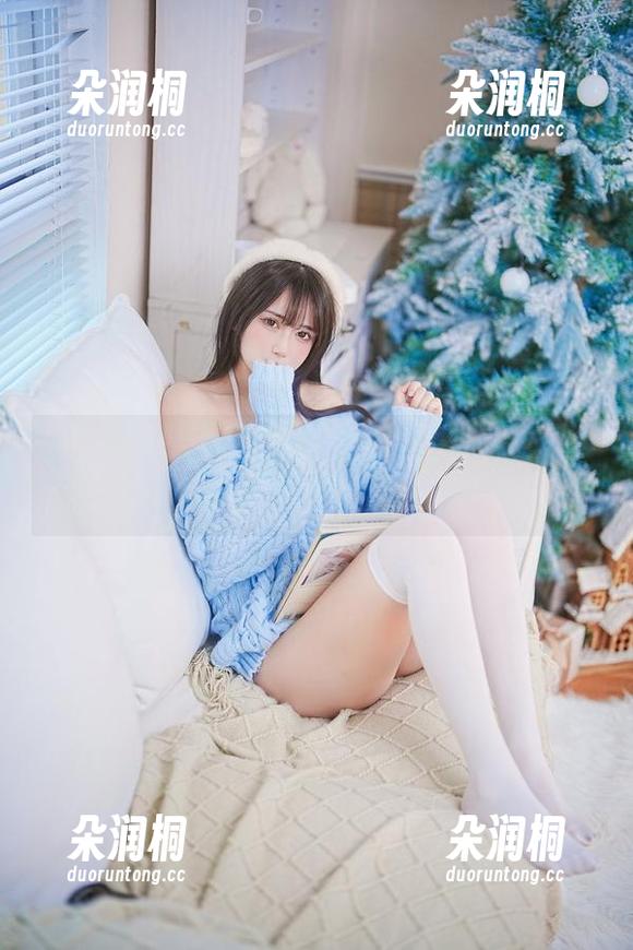 Tina很妖孽呀裸足日常：美图中的沙滩，哪里需要鞋子啊！