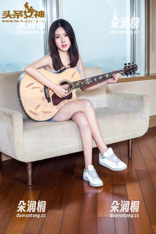 TouTiao头条女神-爱丽莎lisa TouTiao头条女神 - 职业装美图之爱丽莎lisa:抬头不见低头见,都在找你需要的工作搭档!