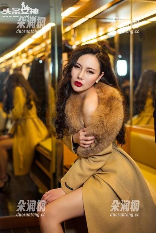 TouTiao头条女神-神琦泽步 TouTiao头条女神 - 看这美图,姐姐的气场直接拉满,神琦泽步真会把妹啊!