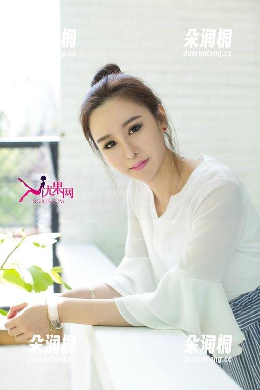 UGirls尤果网-沈佳熹 UGirls尤果网 - 沈佳熹的白裙作品集来了一波更新,看她怎么把优雅穿得轻松!