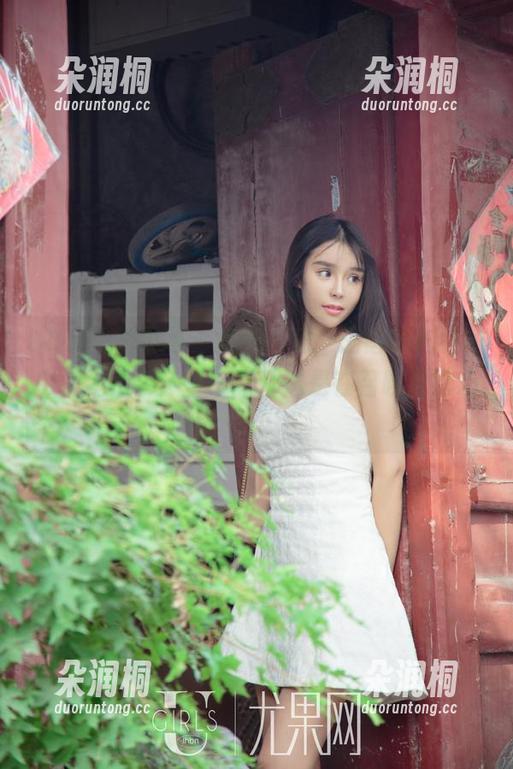 UGirls尤果网 - 最新图册，王语纯在红裙中摇曳生姿：每一张都像是在召唤我的心脏！