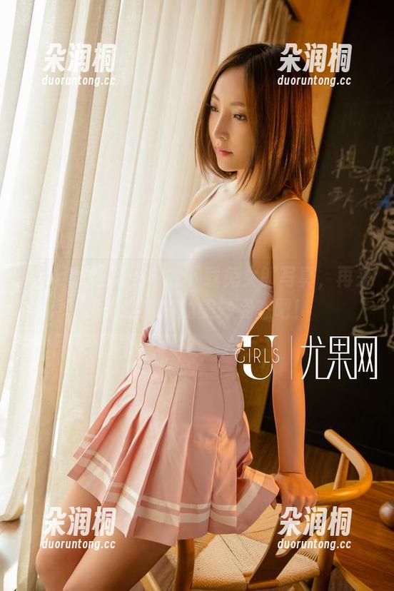 UGirls尤果网 - 先下载兔女郎写真，再来琢磨赵娜娜的美妙姿态吧！