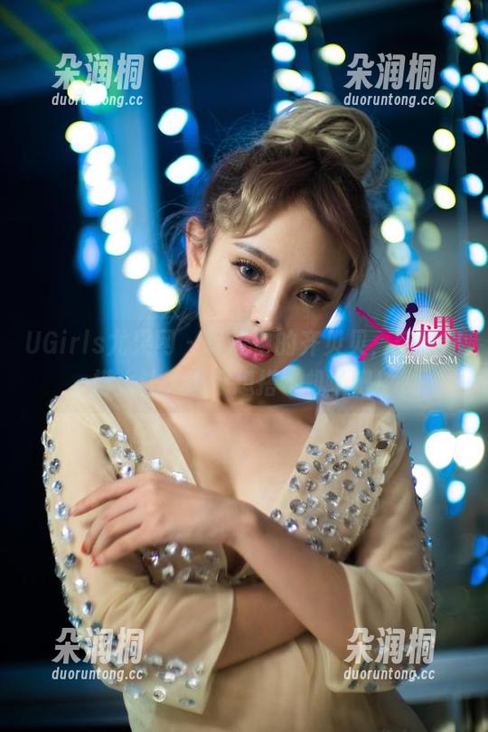 UGirls尤果网-齐贝贝 UGirls尤果网 - 写真中的齐贝贝,空姐穿搭太让人直呼想搭飞机了吧!