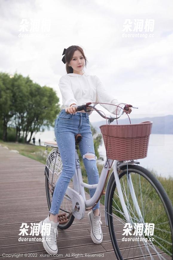 Xiuren秀人网 - 看南初妹妹的高清合集：模特甜美到可能让人过敏。