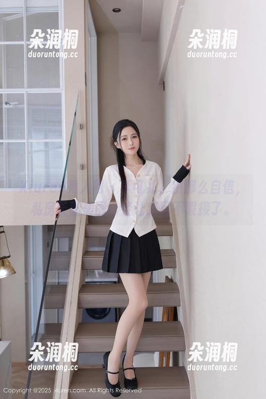 Xiuren秀人网 - 李可儿，别那么自信，私房长腿美图已经让我目不暇接了。