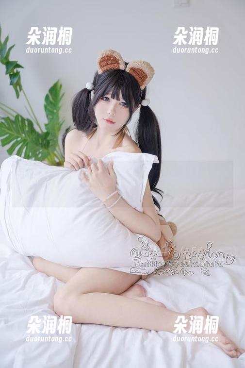 Yiko湿润兔 同居姐姐的高清写真,被Yiko湿润兔的镜头捕捉到的日常小趣