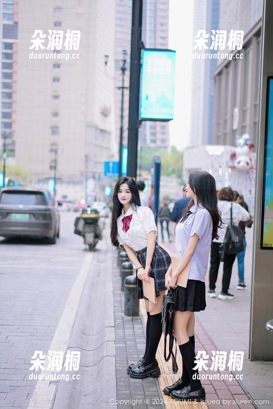 YouMi尤蜜荟-SOLO-尹菲 YouMi尤蜜荟 - SOLO-尹菲黑丝美图更新,警告:可能导致腿部迷失方向的后果!