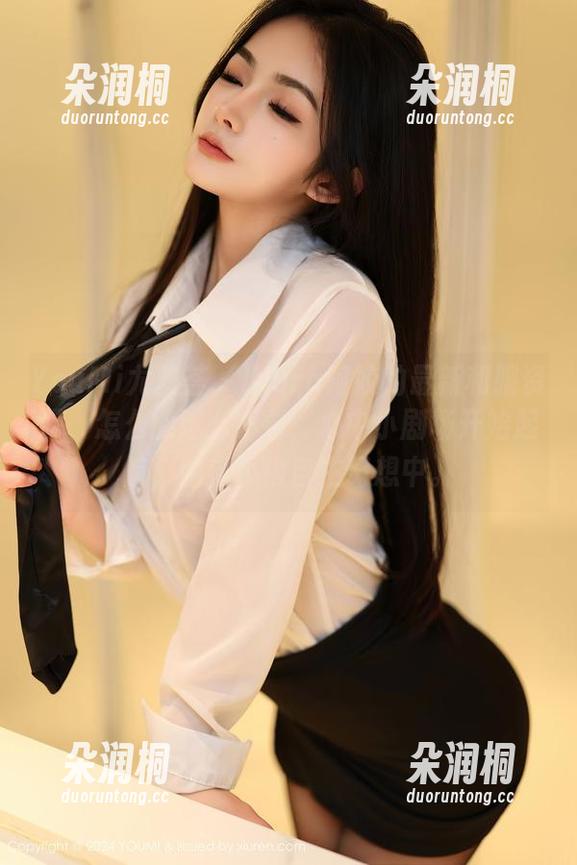 YouMi尤蜜荟 - laura阿姣的最新和服资源，怎么能这么好看，心中小剧场开始起航，脑海不由自主幻想中。