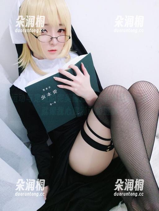 运动与定制的完美碰撞，一小央泽的作品就像我心底涌动的涟漪