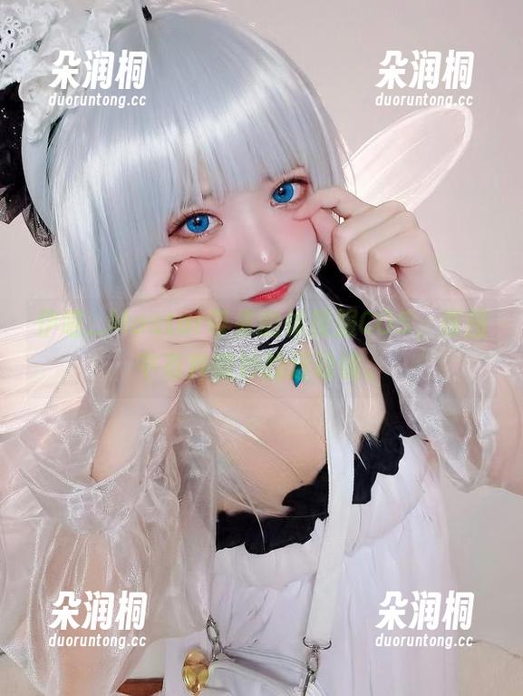 伊喵_Master 伊喵_Master带来的体操服COS,原图中有种微妙的运动魂。