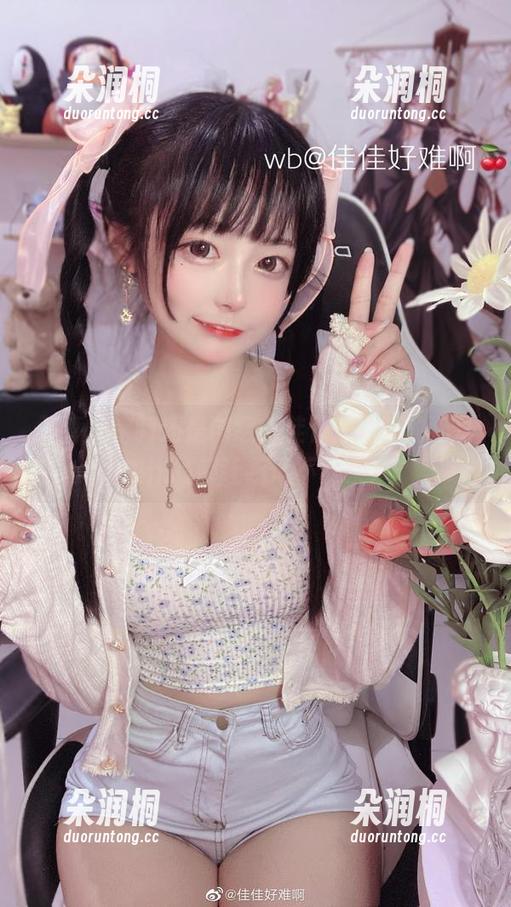 佳佳酱ovo 不管是定制还是创意,佳佳酱ovo的猫耳娘作品都让我停不下来!