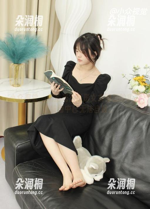 小众视觉 - 无圣光？彤彤女友图包的实力让我脑海中已无法自拔。