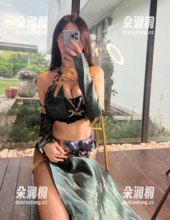 小玉吃果冻 微密圈 - 小玉吃果冻全集:每一根线索都捆住我闪烁的谐趣,你准备好了吗?