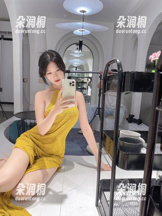 照片中的夏天：抖娘利世展示了‘不小心’变好看的日常