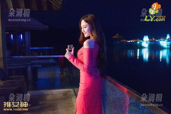 推女神 - Kiren_程程程的比基尼，高清原图，逻辑被海浪冲走了！