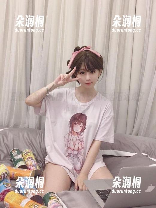 是依酱呀 是依酱呀的私房,作品疑似与岩石达成了小默契?