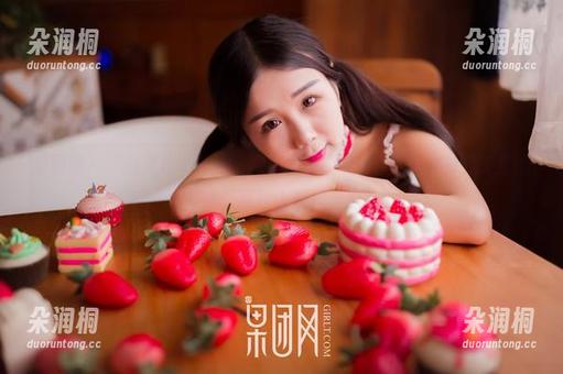 果团网-通灵儿 果团网 - “通灵儿”新作,网盘里的“学姐”,有种时空交错的感觉,真让人遐想连篇。