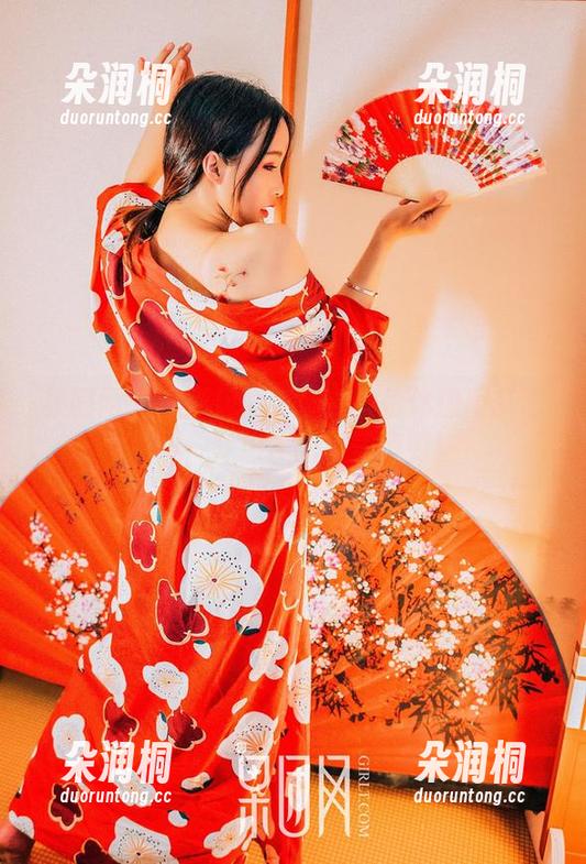 果团网 - 这画风真绝！钟紫怡体操服高清原图，专治你的审美疲劳！