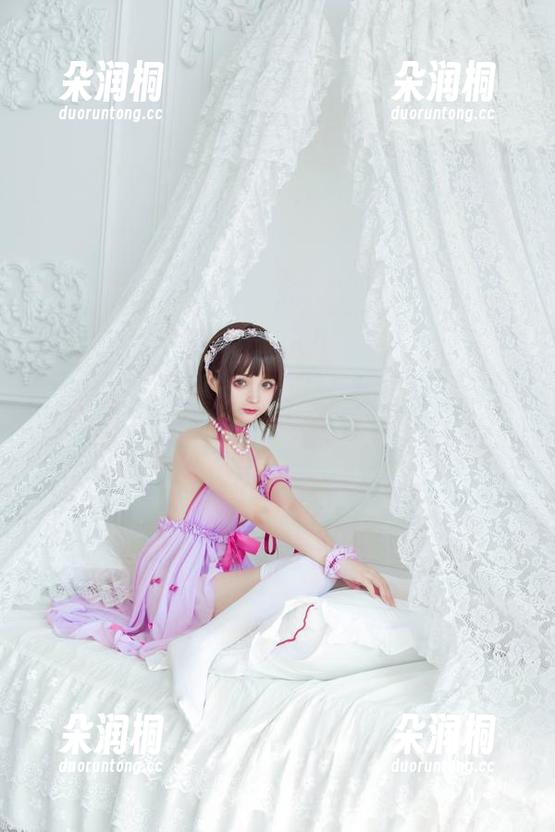 樱井宁宁 樱井宁宁的美图分享:这礼服让我想起了小时候的球纸,色彩不要太鲜艳哦!