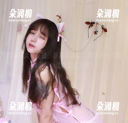 洛丽塔大哥在线，灰衬衫造型，穿出不一样的格调啊，这也太会了吧？