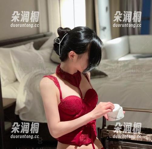 牛奶里的果汁 微密圈 - 优雅与调皮,牛奶里的果汁的独特美脚作品,完全免费!