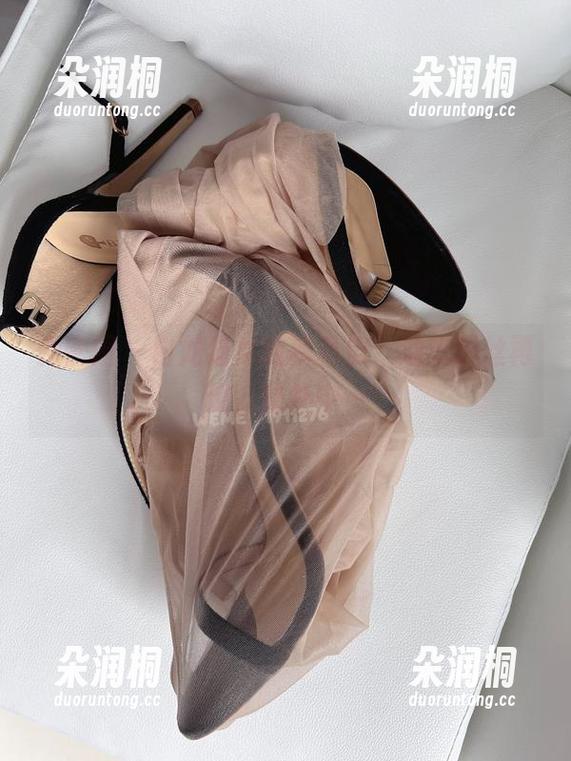 微密圈 - 白龙猫女的新私房，油光黑丝再现，脑补中…
