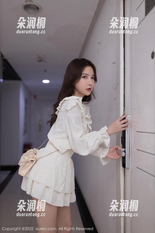 秀人网 - Mina米娜的样子：买一送一的女神图库，下载不来你才亏！
