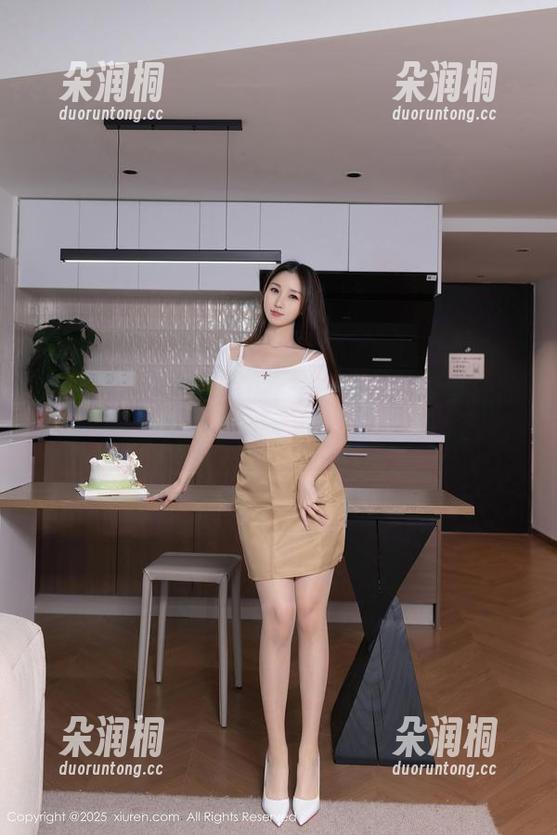 秀人网 - Sibyl的睡衣美图，几乎要让我在凌晨哭泣：为啥钱不够买！