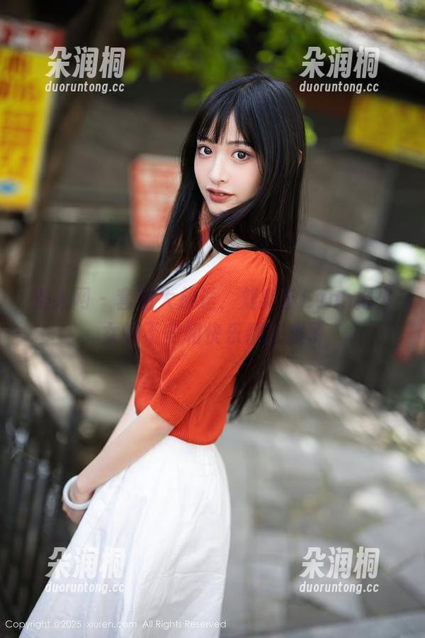 秀人网 - 套图大放送，刘奕宁Lynn把少女的不安和快乐都融进了