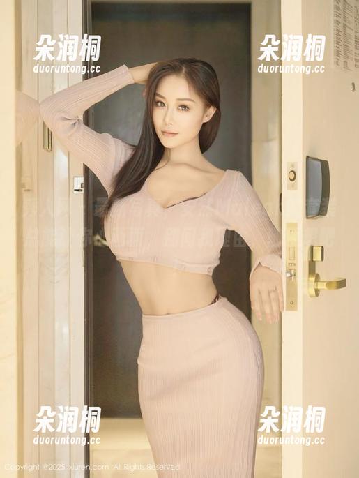 秀人网 - 最新写真，安然Maleah的套装总能让你心画面，别问我理由，随便想吧！