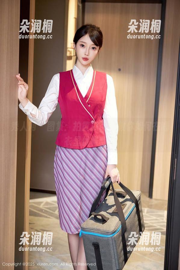 秀人网 - 图集：拍黄瓜girl教你如何在睡衣里优雅翻滚