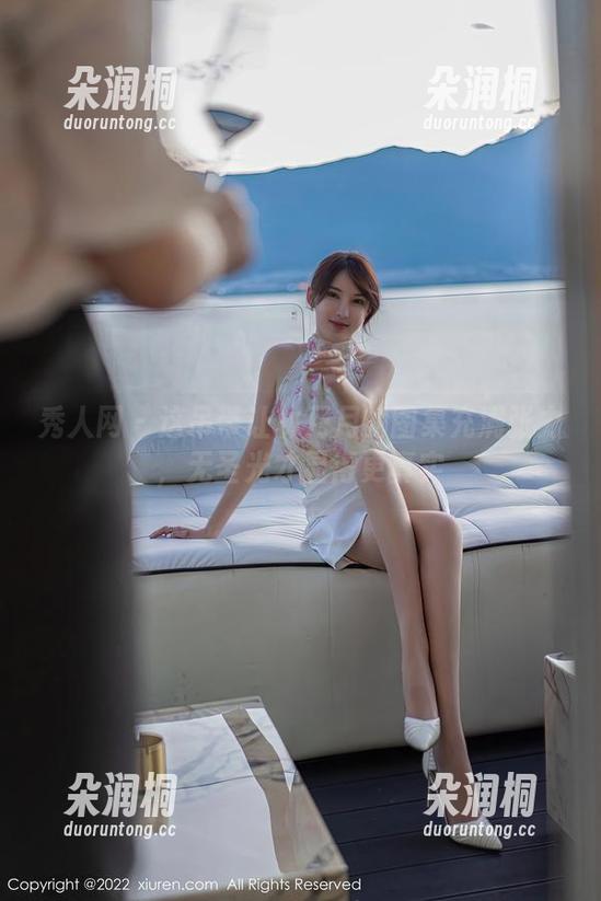 秀人网-林月月 秀人网 - 这吊带让林月月的图集充满张力,无圣光才显得更真实