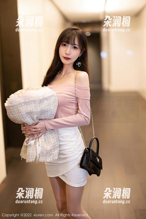 秀人网-王梓童Doirs 秀人网 - 高清图册:王梓童Doirs就是在海边、也能把沙滩变成时尚T台。