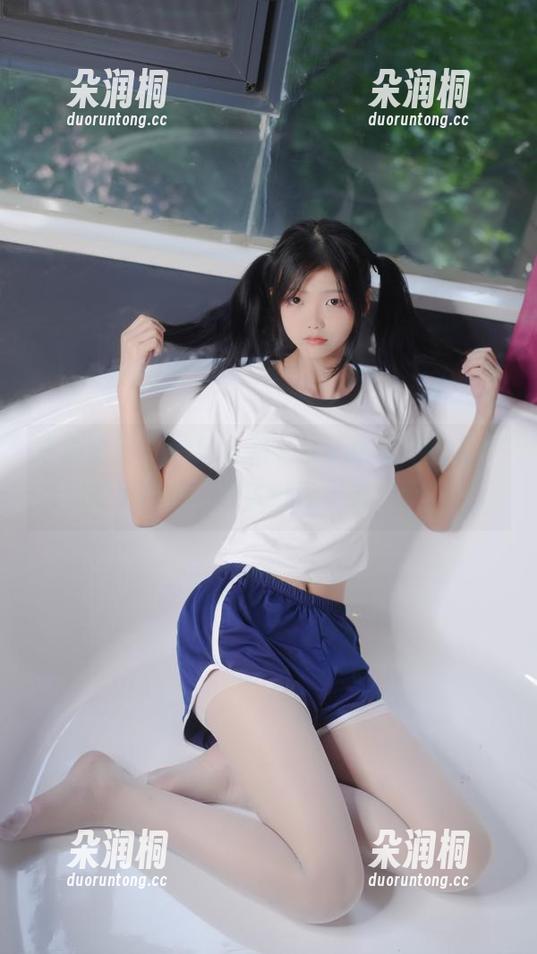 紧急企划 - 恭喜小恩又推了组美图，是少女心的小炸弹，让人一言不发只能欣赏。