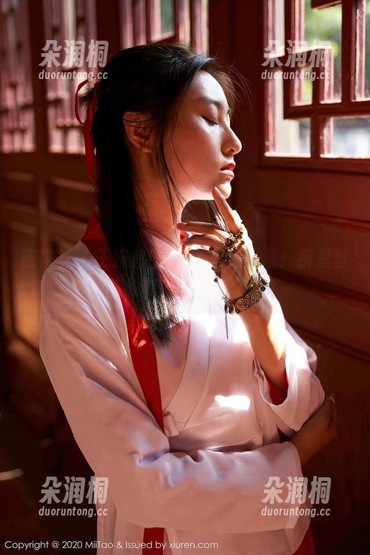 蜜桃社-王婉悠Queen 蜜桃社 - 王婉悠Queen写真合集:裤里丝的曲线美,你看懂了吗?