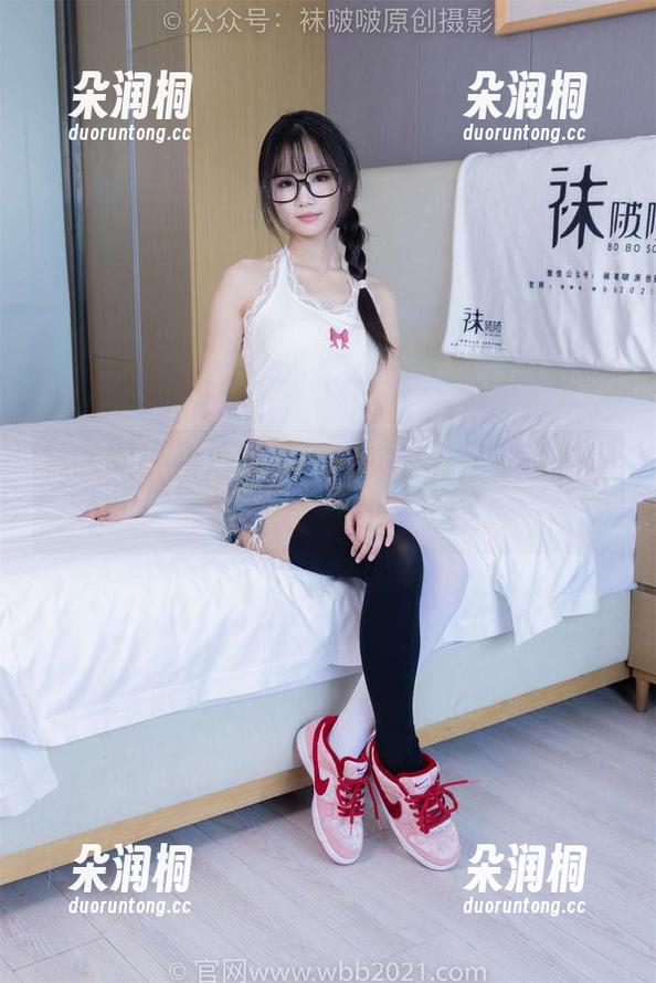 袜啵啵-小淳 袜啵啵 - 小淳的奶牛写实时光,不说你一定会想看。