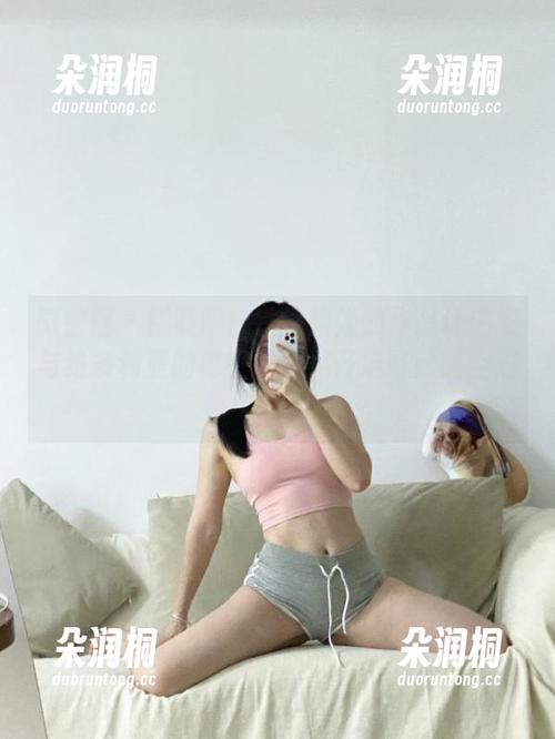 微密圈 - 别眨眼！铁锤姐姐的作品让内衣与维多利亚的秘密相遇，开启奇妙隔空对话
