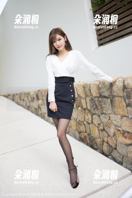魅妍社-赵欢颜Jessica 魅妍社 - 透明?赵欢颜Jessica这合集中的每一张都像是在说悄悄话